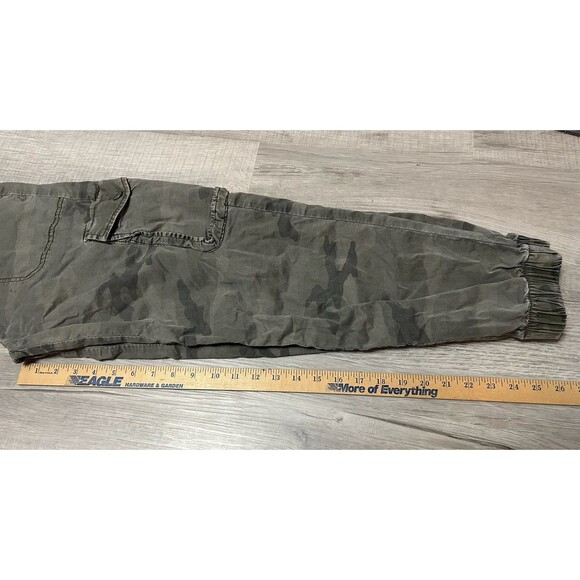 American Eagle Camo CARGO Crop Pants Womens Teen 28x26 - Picture 5 of 5